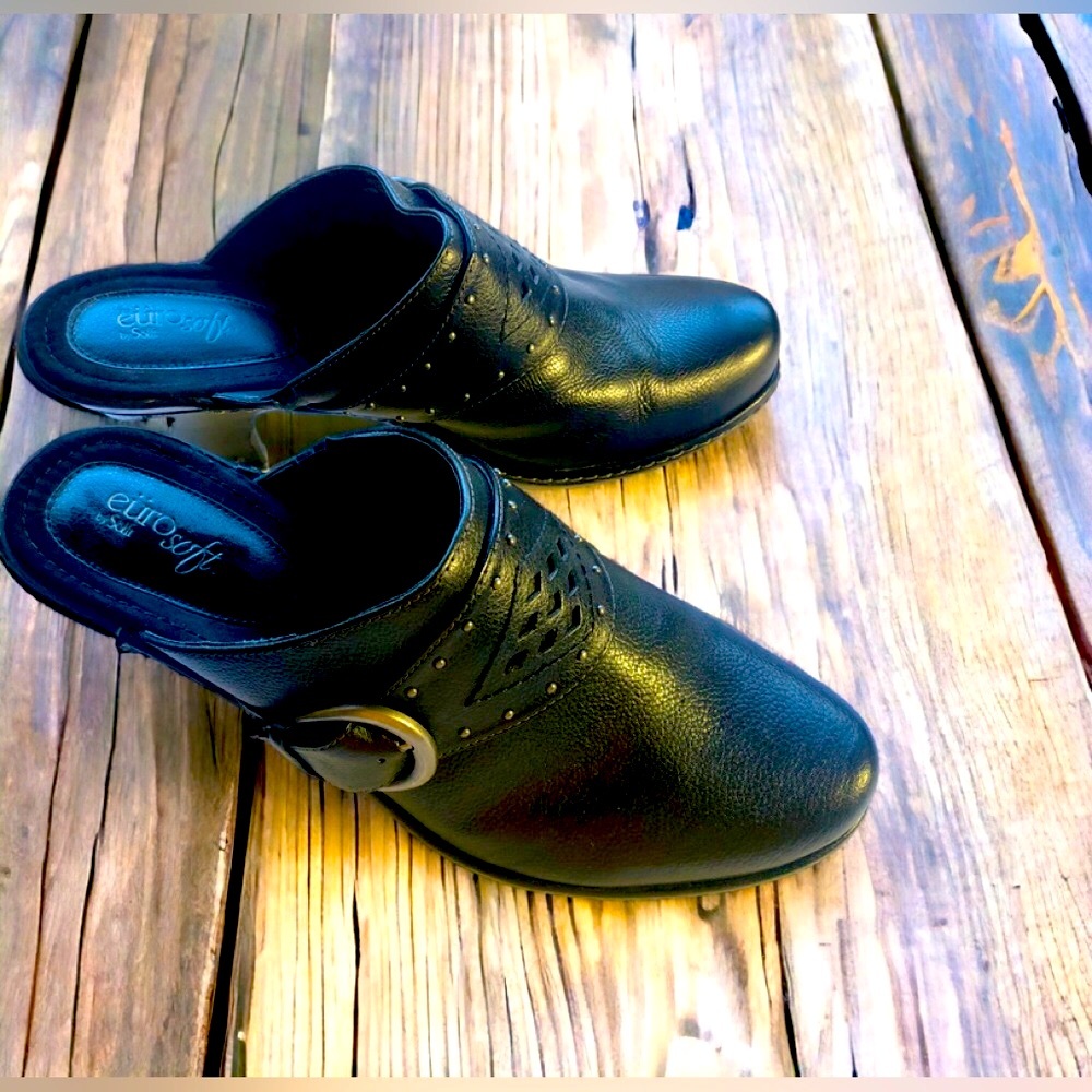 Euro Soffft large buckle leather clogs moto studded 3”heel clogs